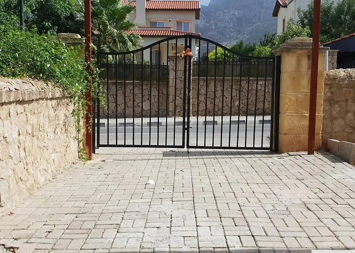 3 Bedroom With Private Pool In Catalkoy, Kyrenia With Mountain View * Kerínia